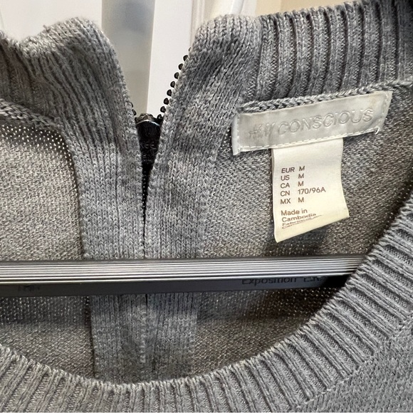 H&M sweater - Picture 2 of 3